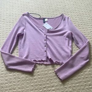 H&M long sleeve, light purple top with lettuce edges.